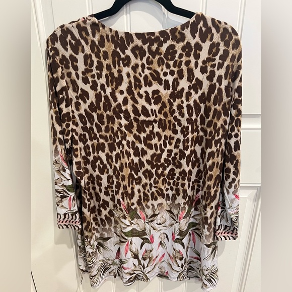 JM Collection XL Leopard Print V-Neck Blouse - Picture 6 of 6